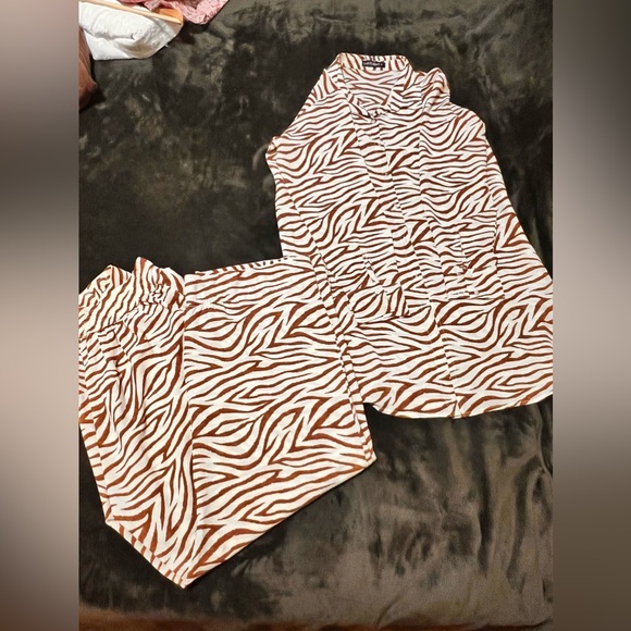 Two piece set - Picture 5 of 5